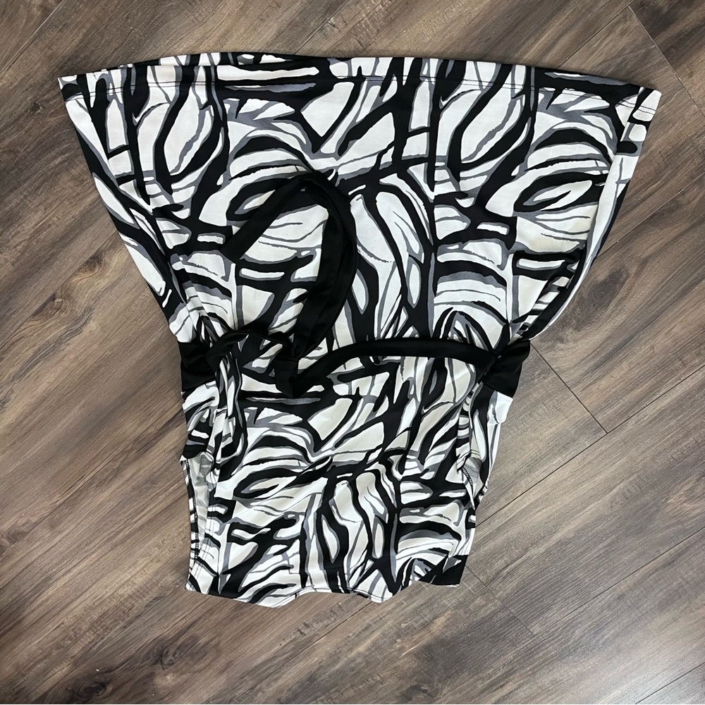 George Black and White Abstract Babydoll Tank Top - Picture 5 of 5